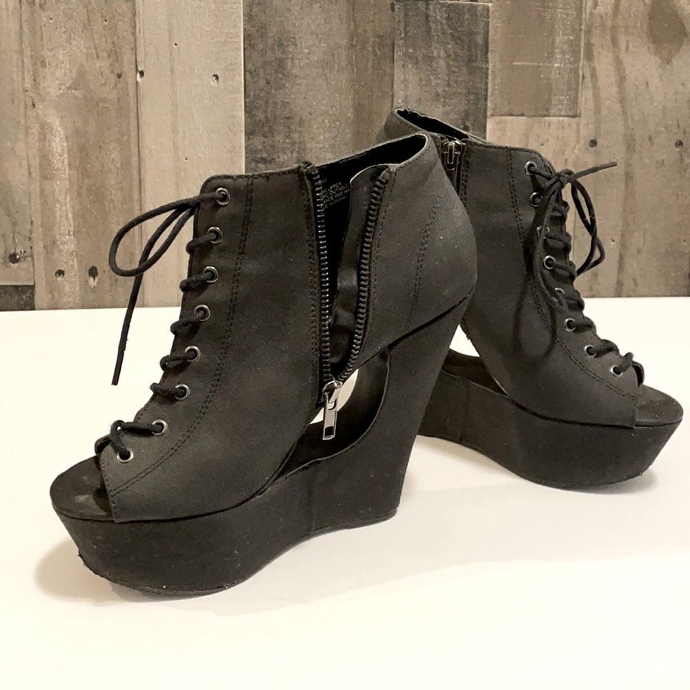 Steve Madden Grey Platform Peep Toe Booties Heels